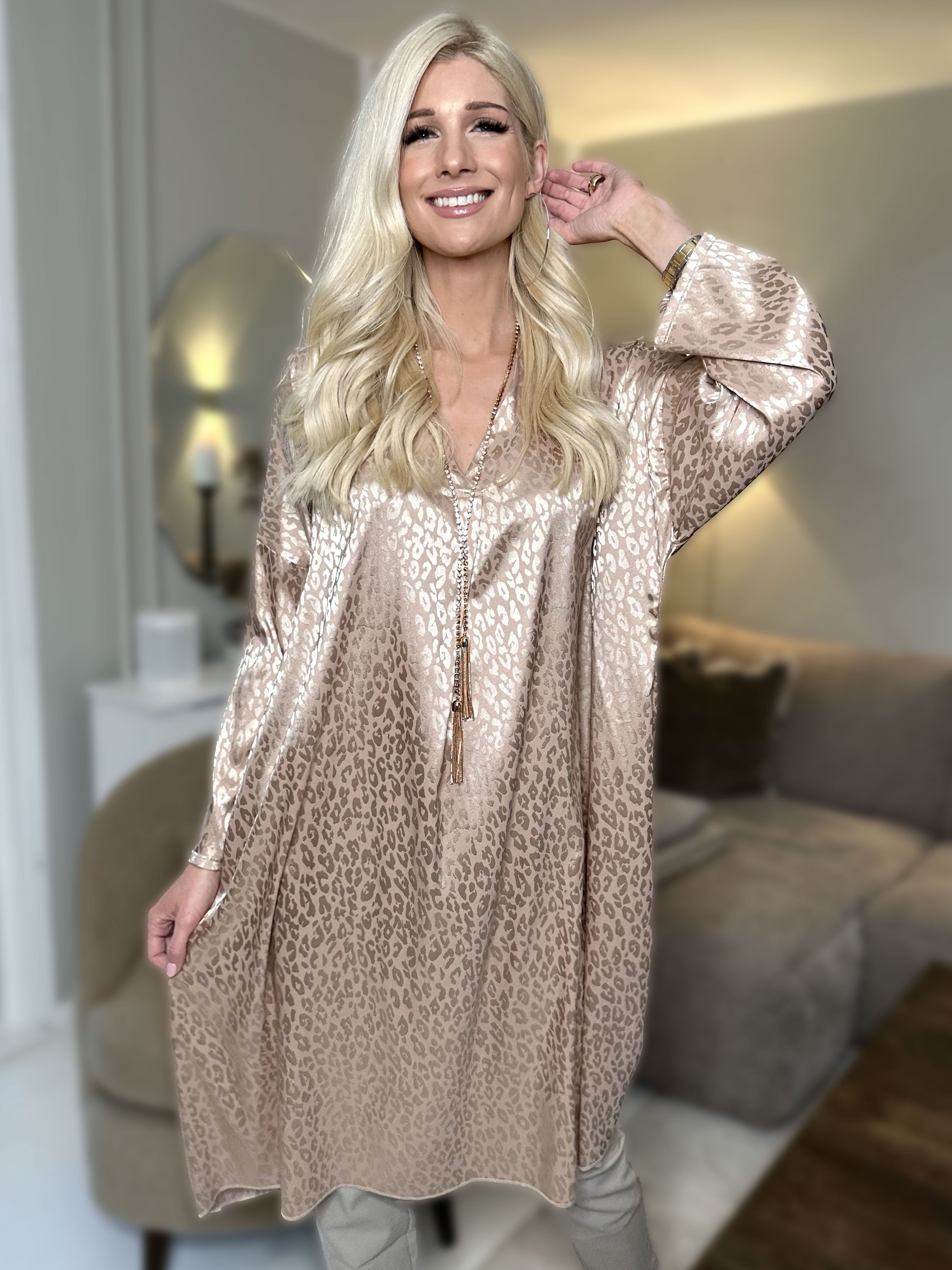 Telly - Tunika med leopardpletter i silkelook